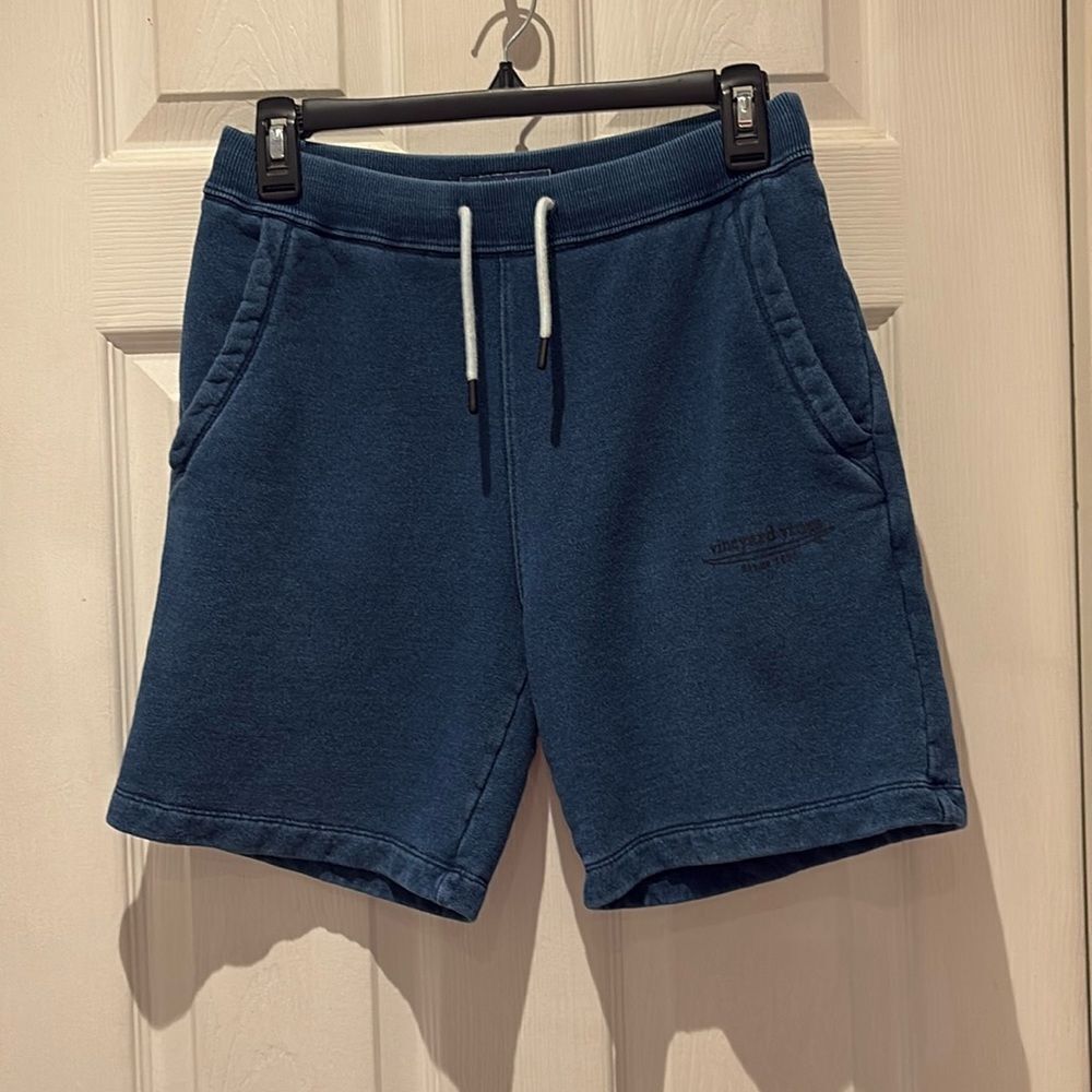Vineyard Vines sweat shorts SZ Small